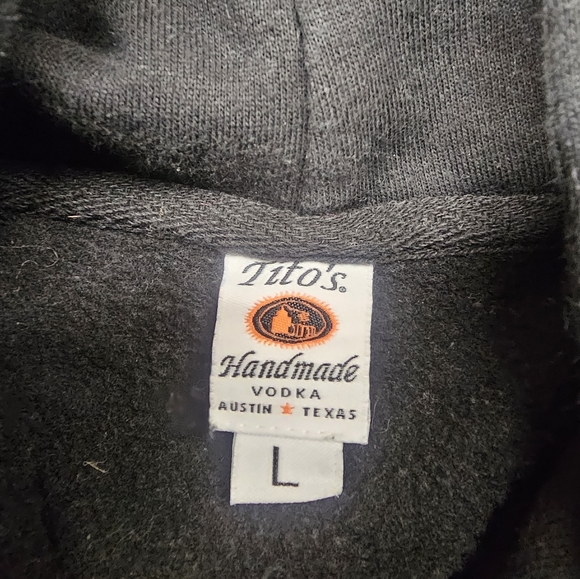 TITOS EMBROIDERED HOODIE SIZE LARGE EXCELLENT PRE-OWNED CONDITION ALCOHOL - Picture 4 of 4